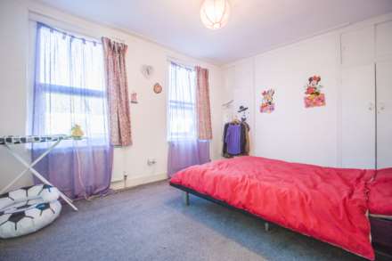 Kenneth Road, Chadwell Heath RM6, Image 8