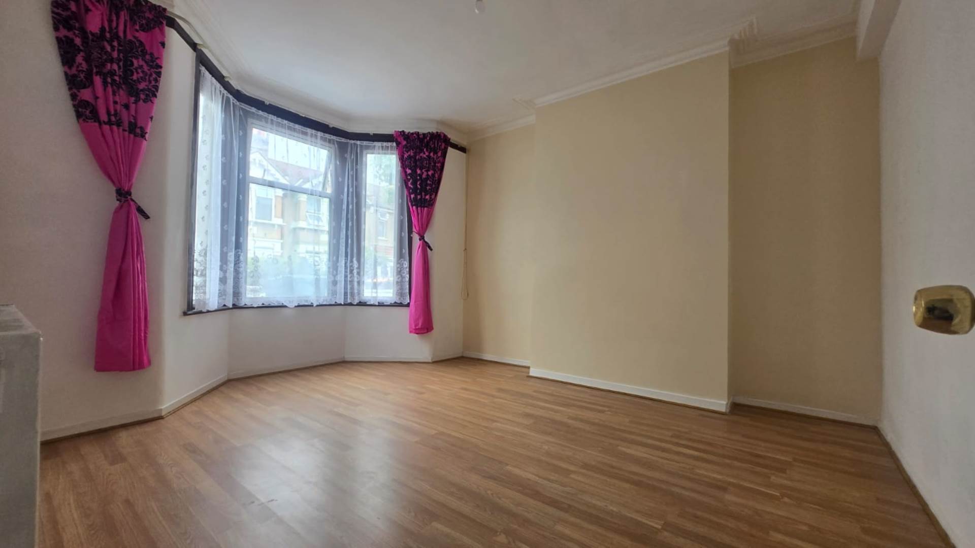 Altmore Avenue, East Ham E6, Image 1
