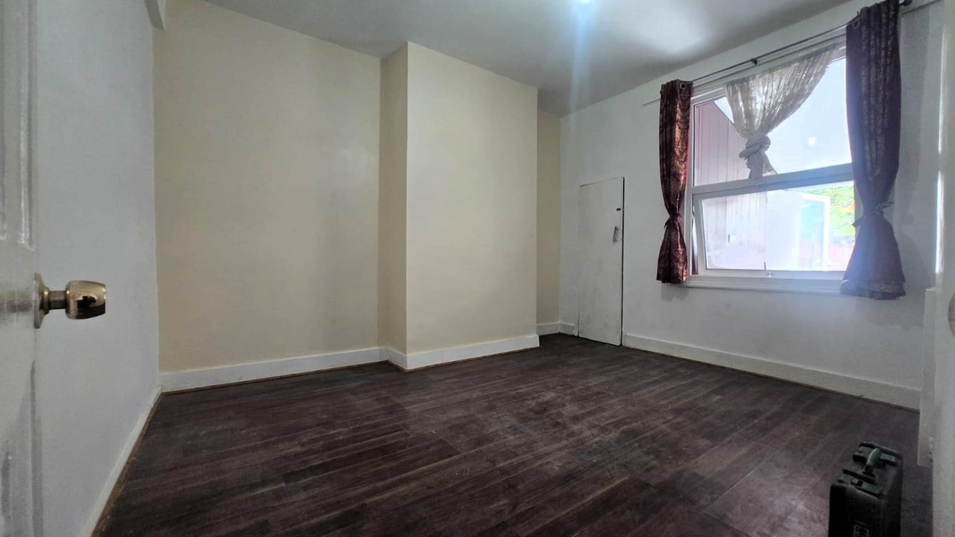 Altmore Avenue, East Ham E6, Image 4