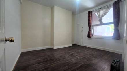 Altmore Avenue, East Ham E6, Image 4