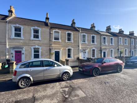 4 Bedroom Terrace, Belgrave Crescent, Bath