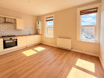 Victoria Terrace, Bath, Image 4