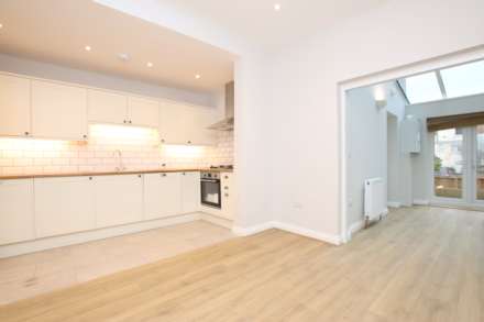 Victoria Terrace, Bath, Image 9