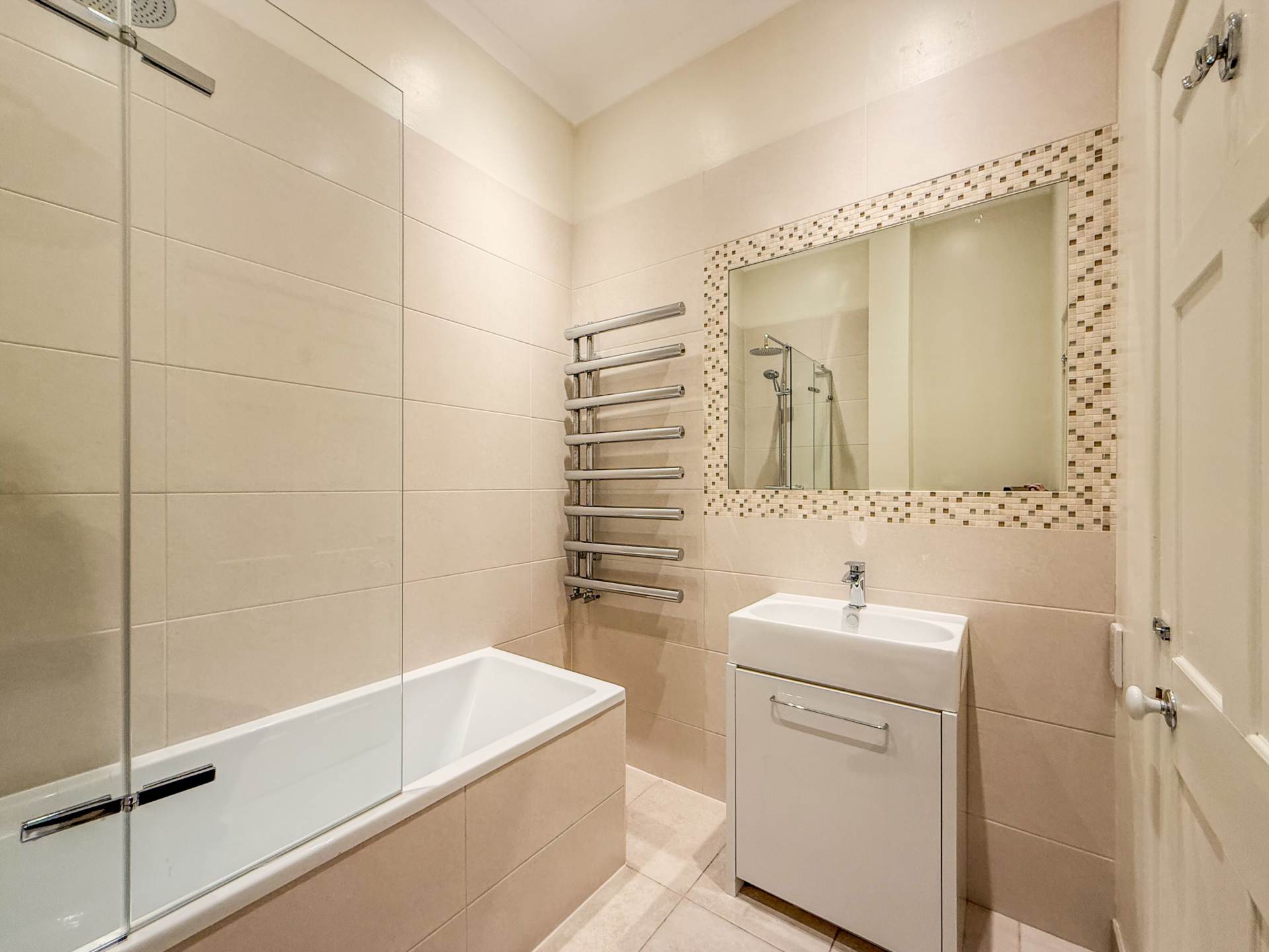 Grosvenor Place, Bath, Image 21