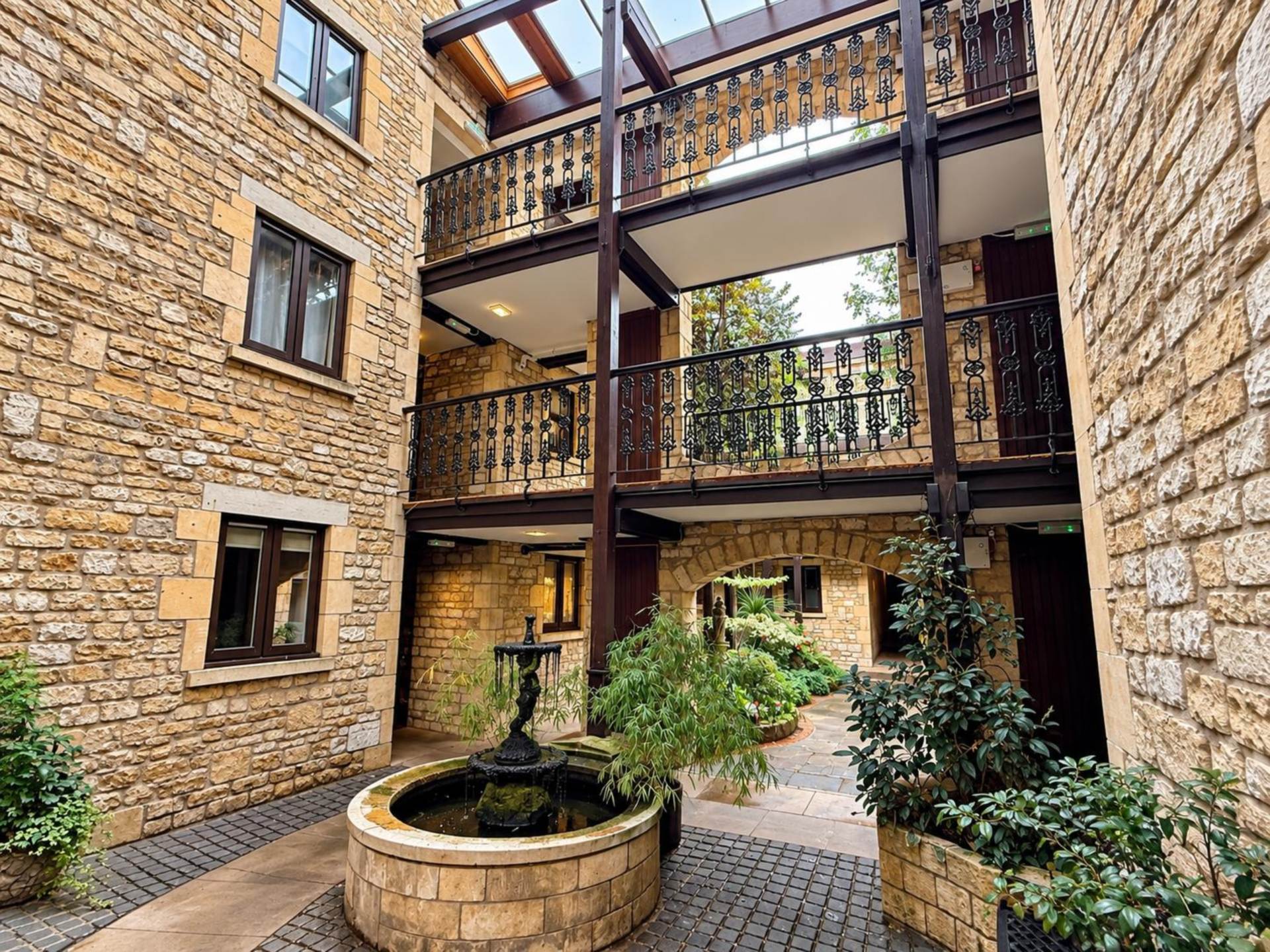 Caxton Court, Bath, Image 13