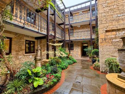 Caxton Court, Bath, Image 2
