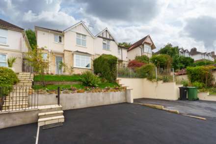 St Georges Hill, Bathampton, Image 1