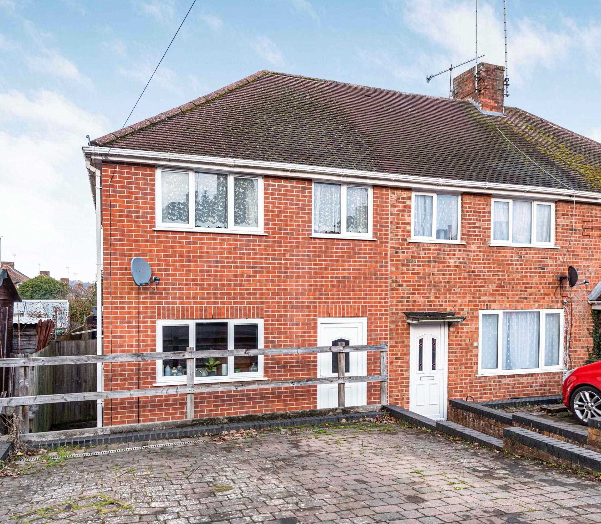 Derwent Avenue, Tilehurst, Image 1