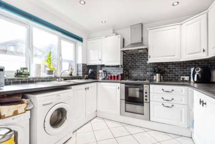 Derwent Avenue, Tilehurst, Image 2