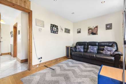 Derwent Avenue, Tilehurst, Image 4