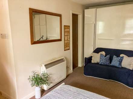 Watersfield Close, Lower Earley, Image 5