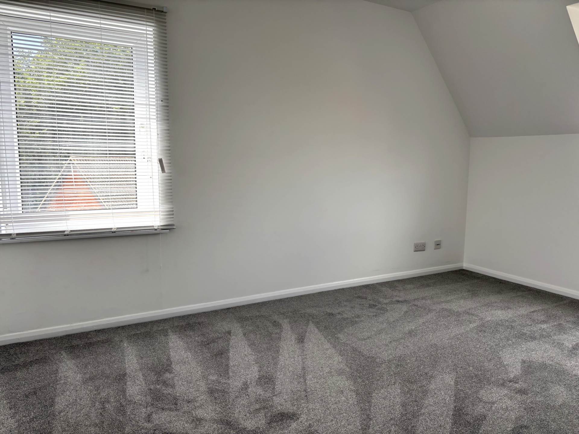 Admirals Court, Rose Kiln Lane, Image 4