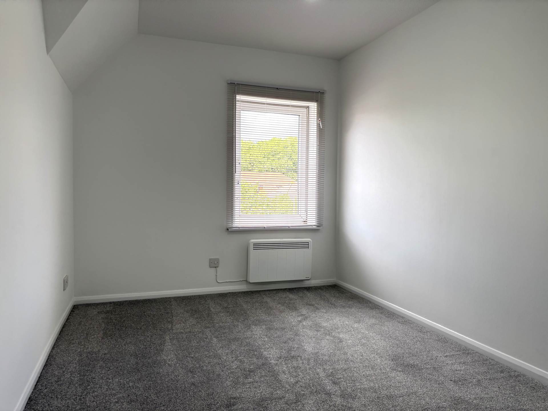 Admirals Court, Rose Kiln Lane, Image 7