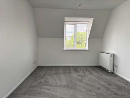 Admirals Court, Rose Kiln Lane, Image 5