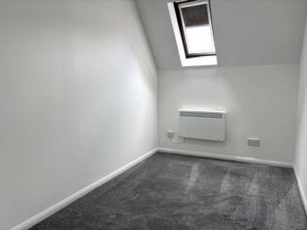 Admirals Court, Rose Kiln Lane, Image 6
