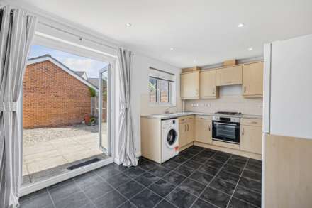 Yeomanry Close, Thatcham, Image 2