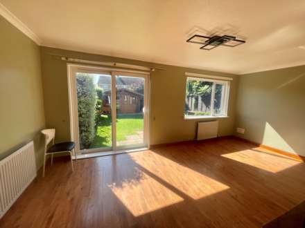 Hopwood Close, Newbury, Image 2