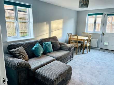 1 Bedroom Flat, Gloucester Avenue, Shinfield