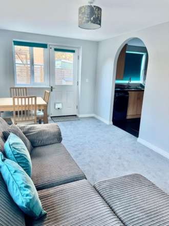 Gloucester Avenue, Shinfield, Image 3