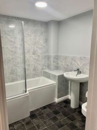 Gloucester Avenue, Shinfield, Image 7