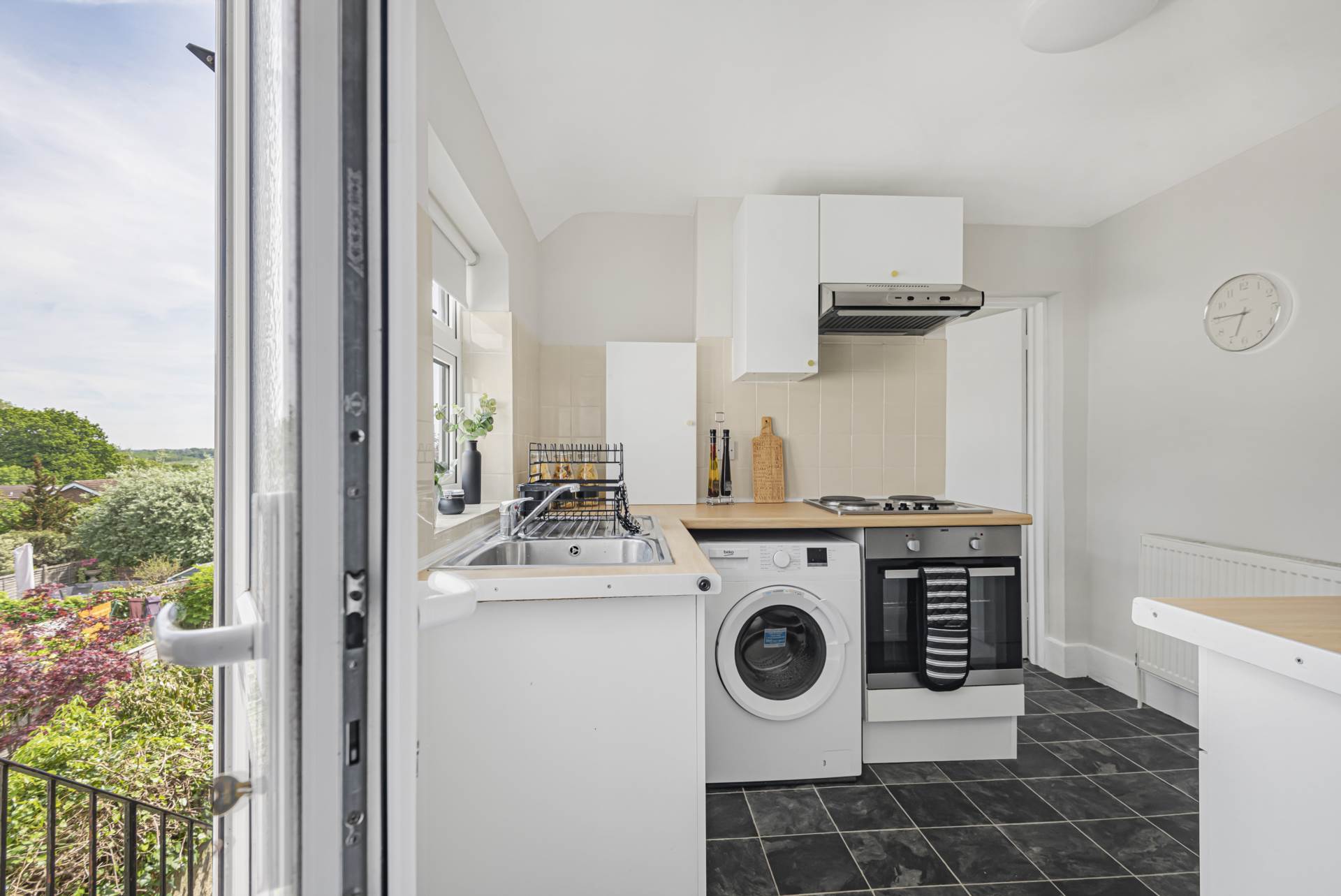 Terrace Road North, Binfield, Image 6