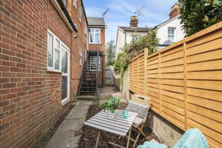 Terrace Road North, Binfield, Image 11