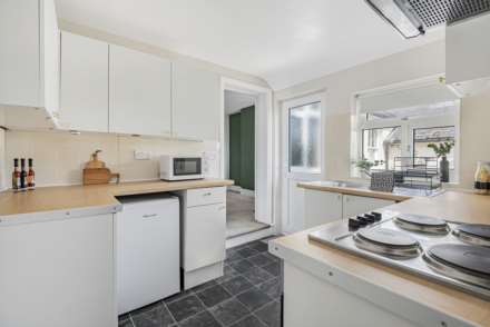 Terrace Road North, Binfield, Image 7