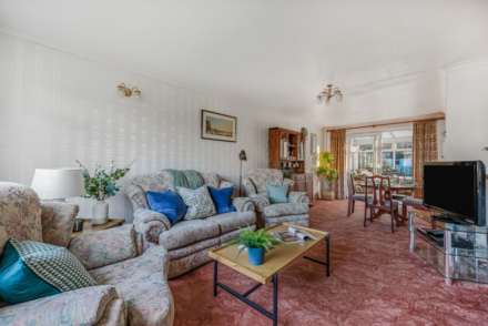 The Ridings, Emmer Green, Image 2