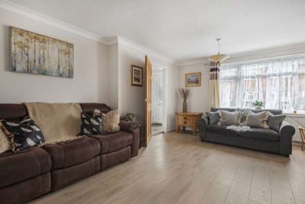 Kennedy Drive, Pangbourne, Image 2