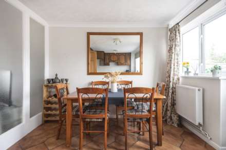 Kennedy Drive, Pangbourne, Image 7