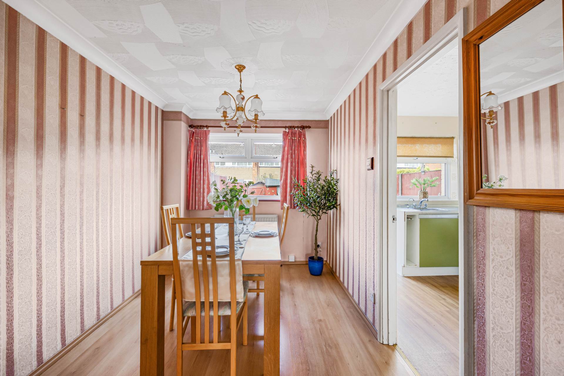 Poole Close, Tilehurst, Image 4