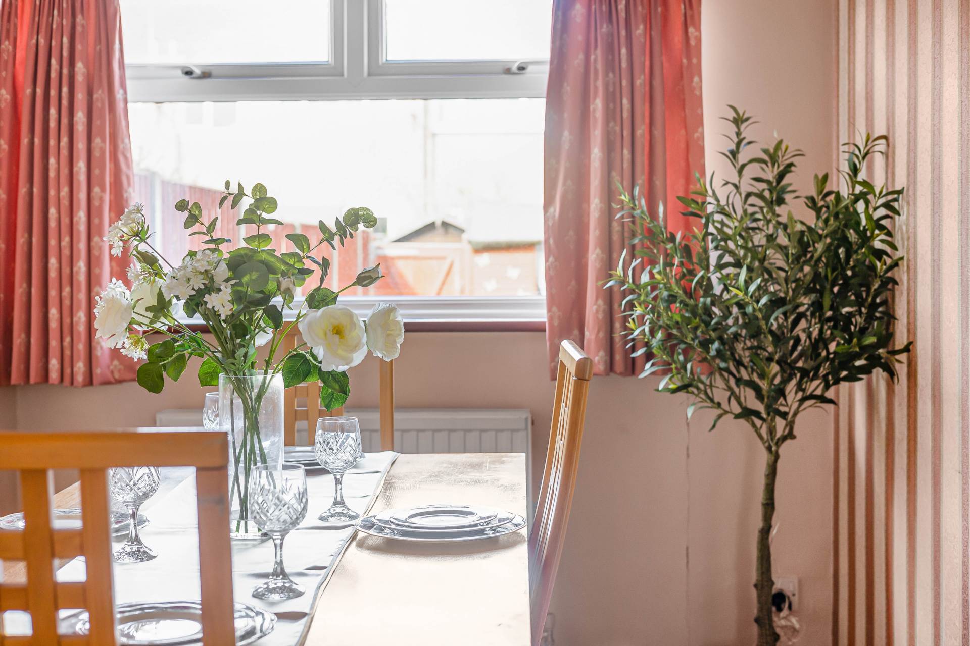 Poole Close, Tilehurst, Image 5