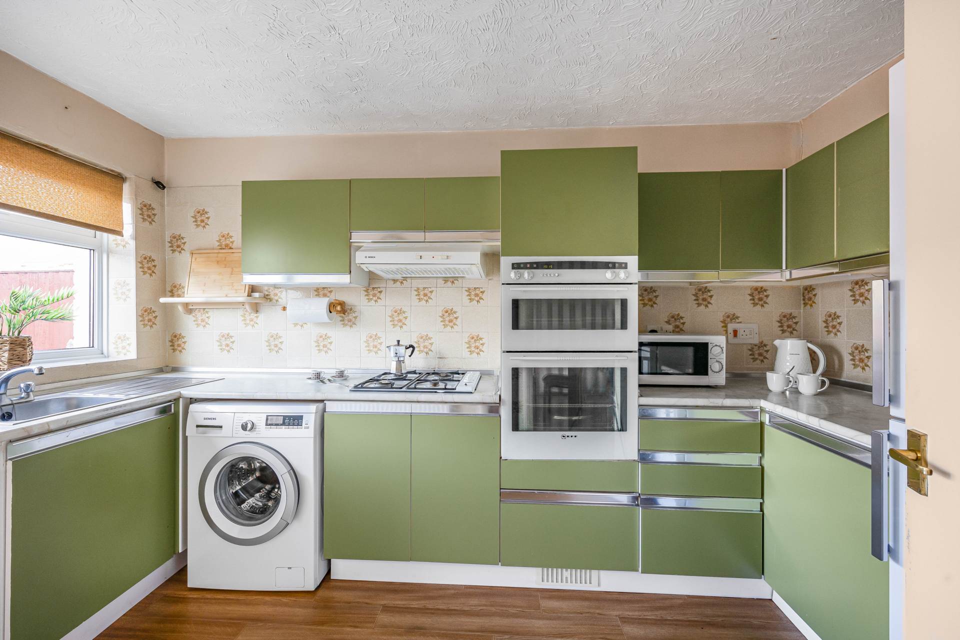 Poole Close, Tilehurst, Image 6