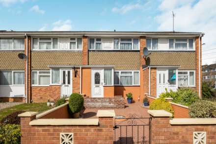 3 Bedroom Terrace, Poole Close, Tilehurst