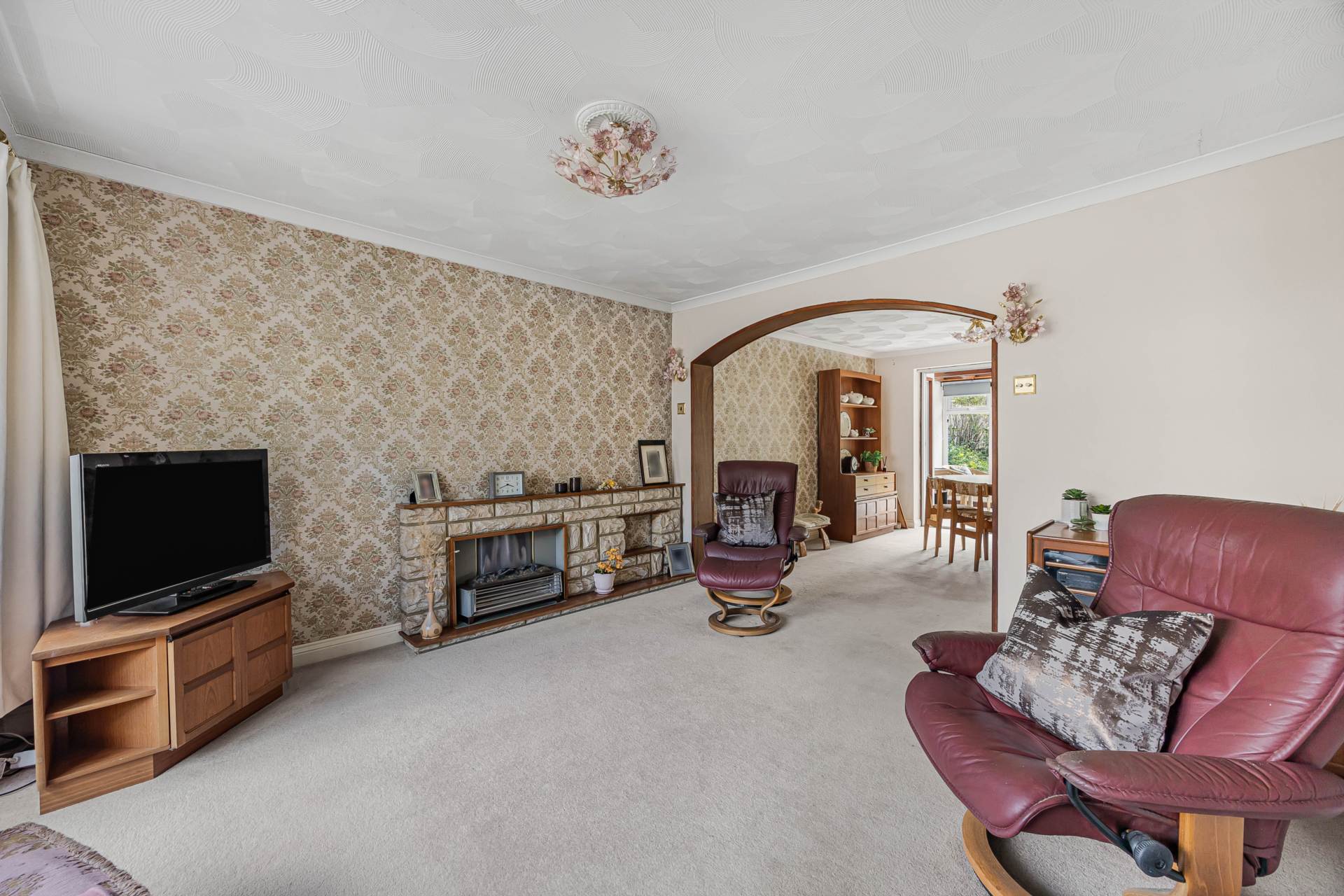 Staverton Close, Wokingham, Image 2