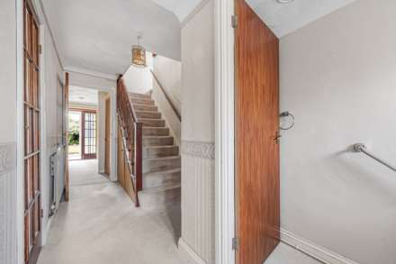 Staverton Close, Wokingham, Image 12