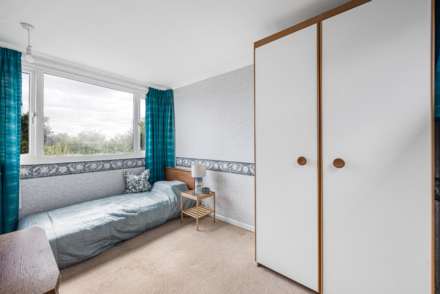 Staverton Close, Wokingham, Image 17