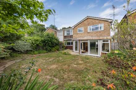 Staverton Close, Wokingham, Image 23
