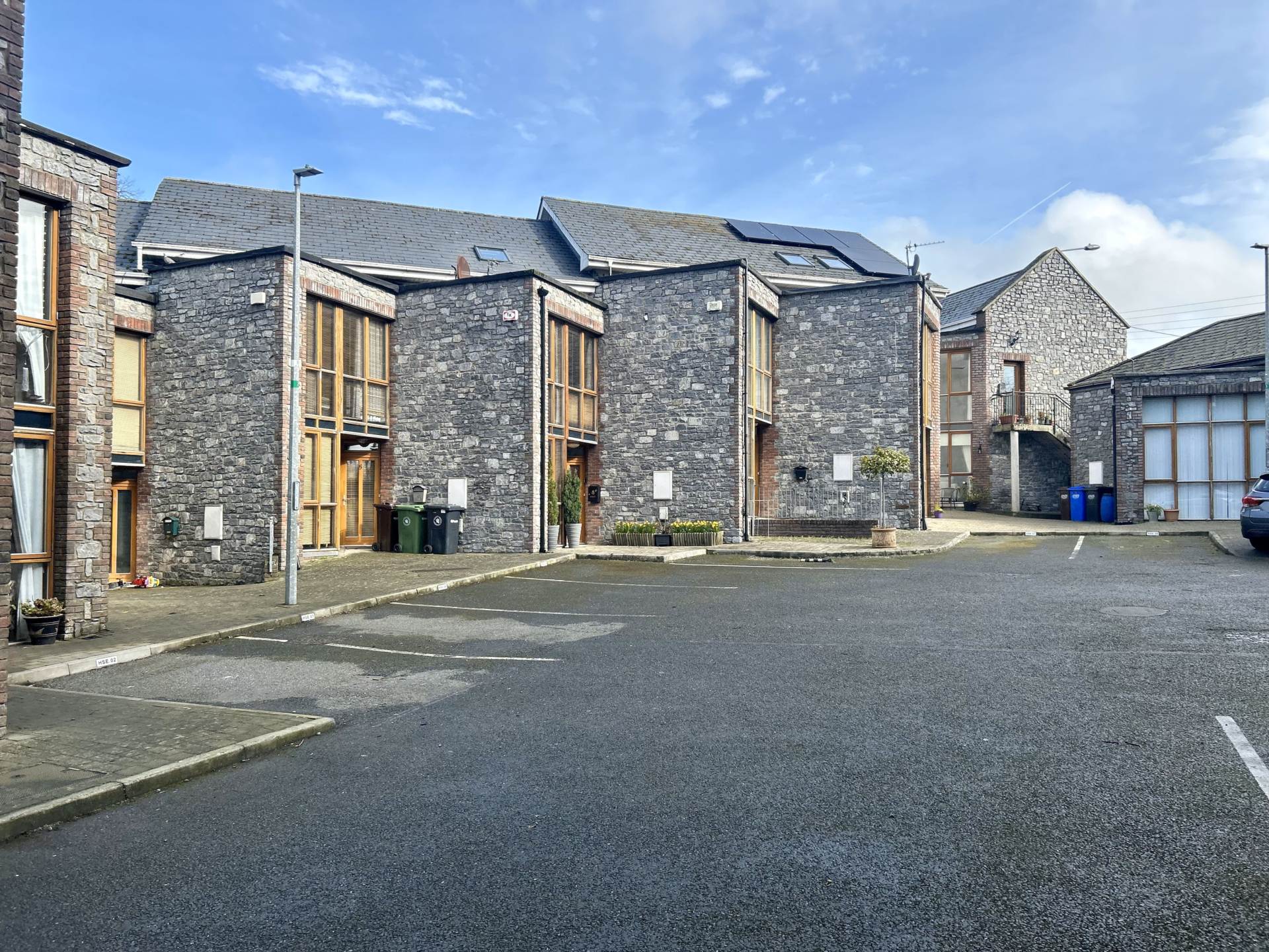 3 Rock House, The Square, Slane, Co. Meath C15 DE9N 3 Rock House, The Square, Slane, Co. Meath C15 DE9N