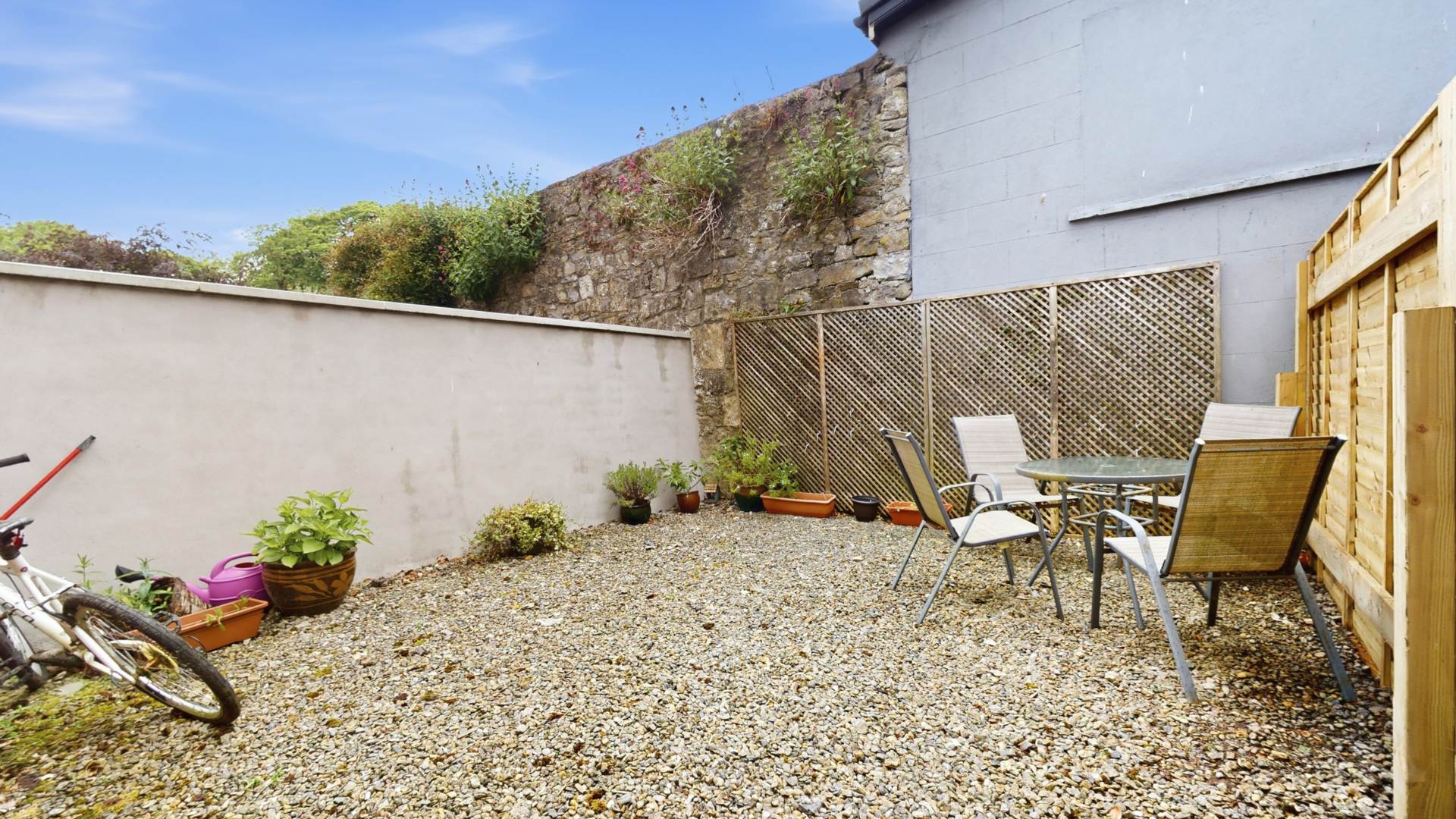 8 Rock Court, The Square, Slane, Co. Meath C15 N2E4 8 Rock Court, The Square, Slane, Co. Meath C15 N2E4