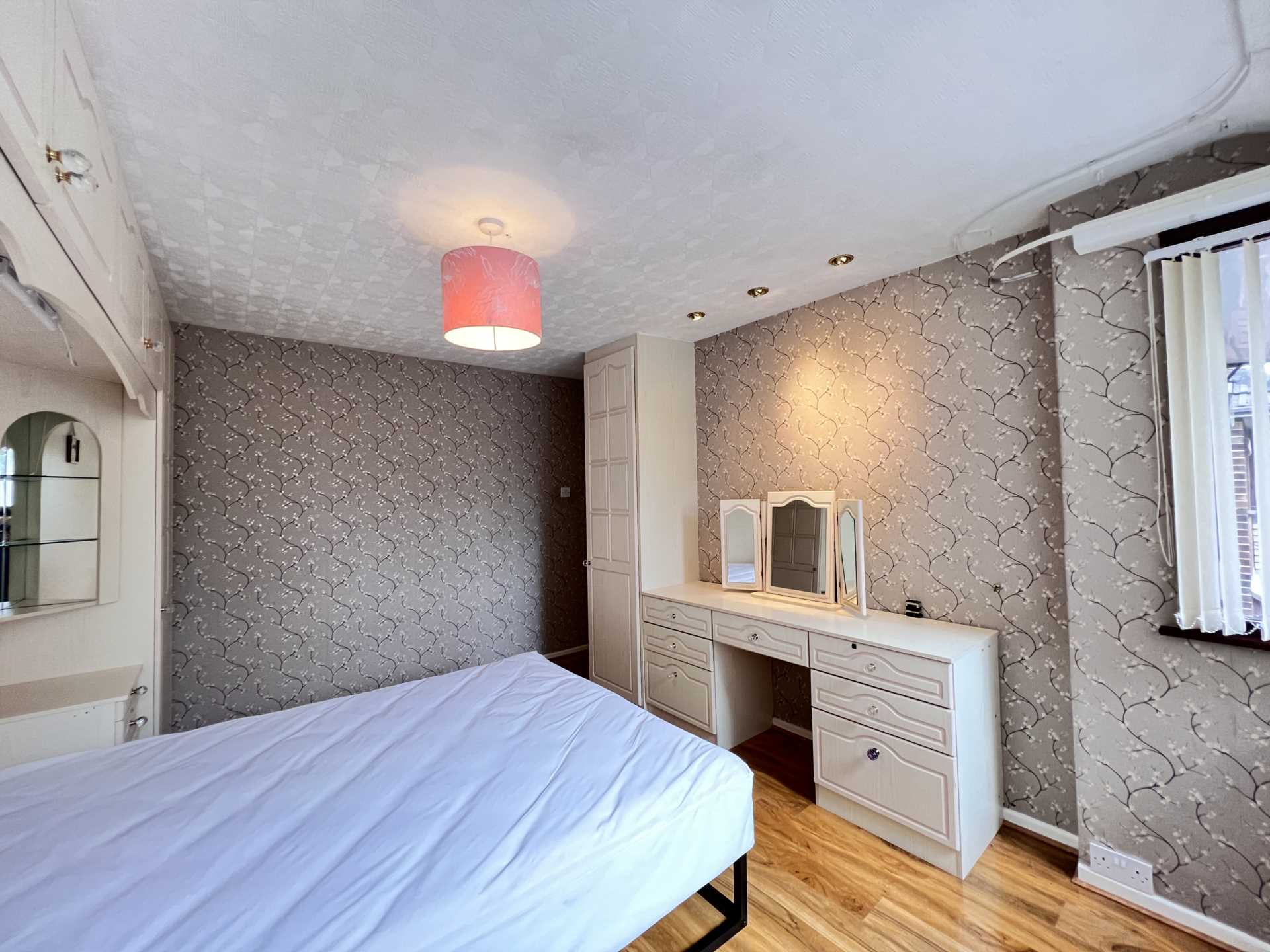 3 bedroom Semi-Detached House Available,Urmstom, Image 14