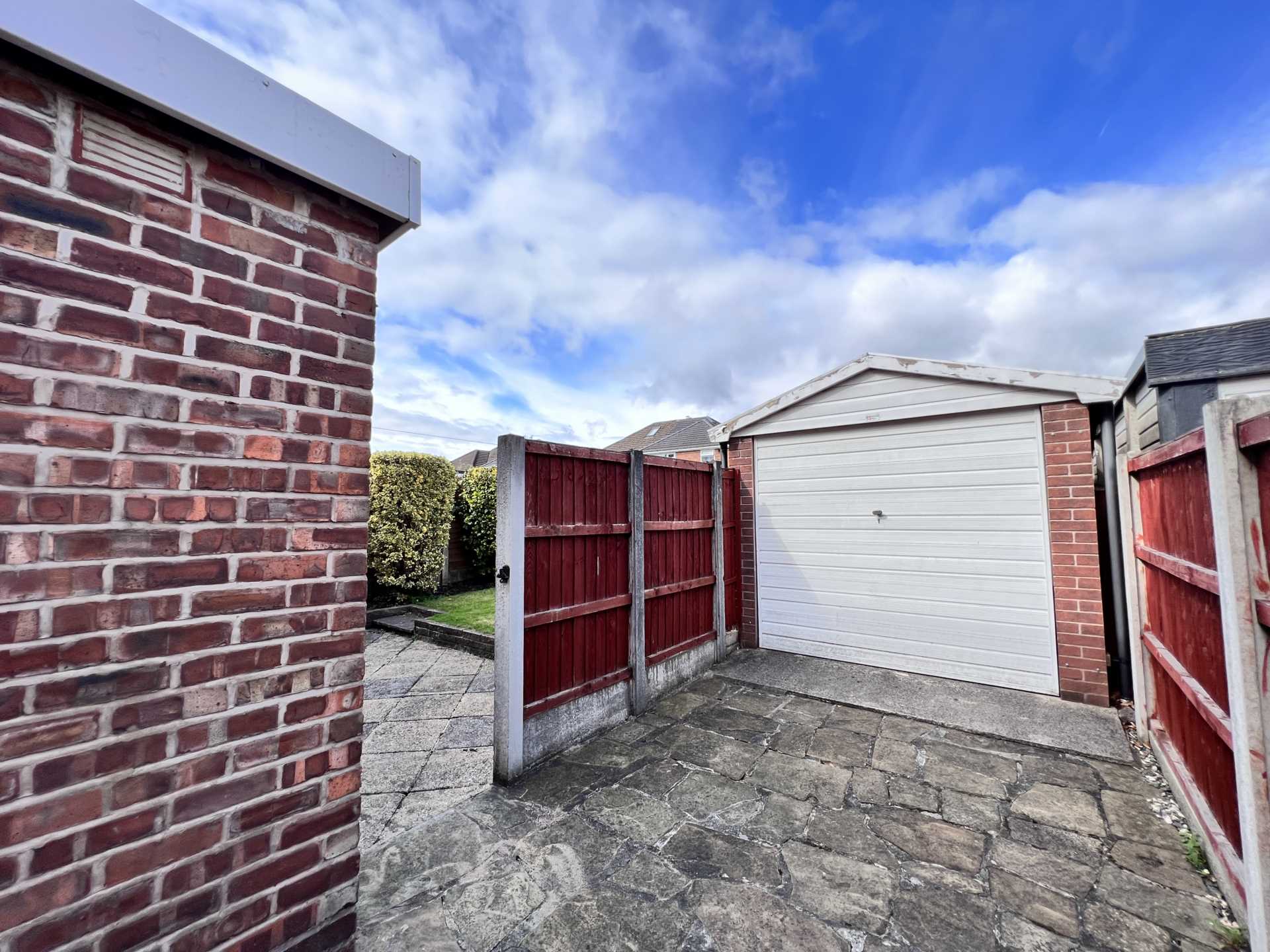 3 bedroom Semi-Detached House Available,Urmstom, Image 22