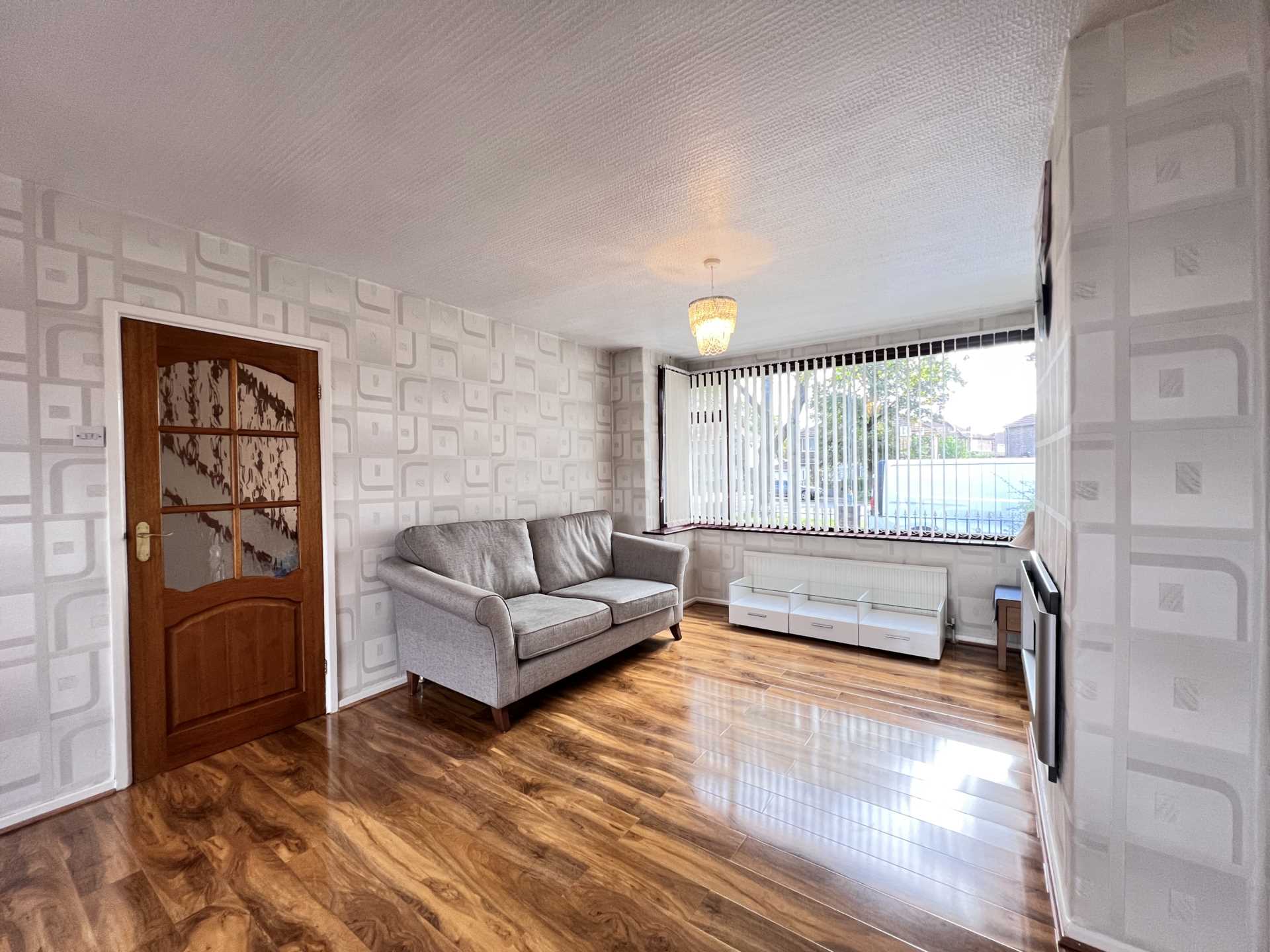 3 bedroom Semi-Detached House Available,Urmstom, Image 5