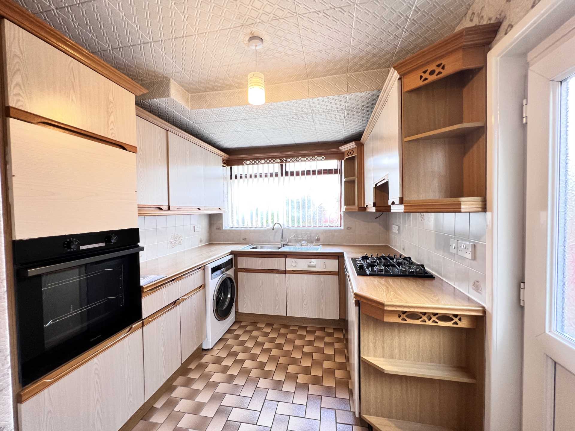 3 bedroom Semi-Detached House Available,Urmstom, Image 7