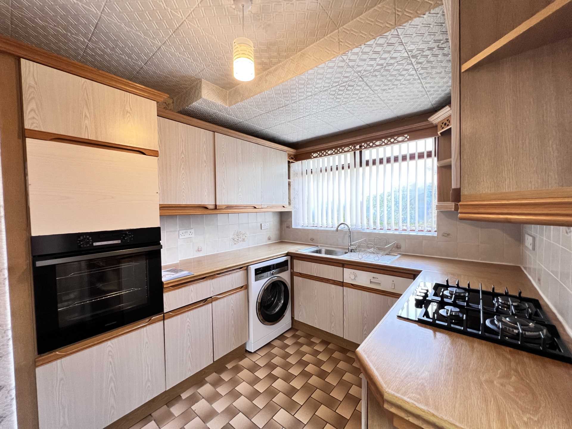 3 bedroom Semi-Detached House Available,Urmstom, Image 8