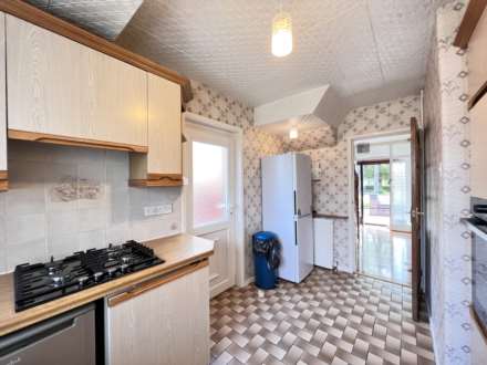 3 bedroom Semi-Detached House Available,Urmstom, Image 9