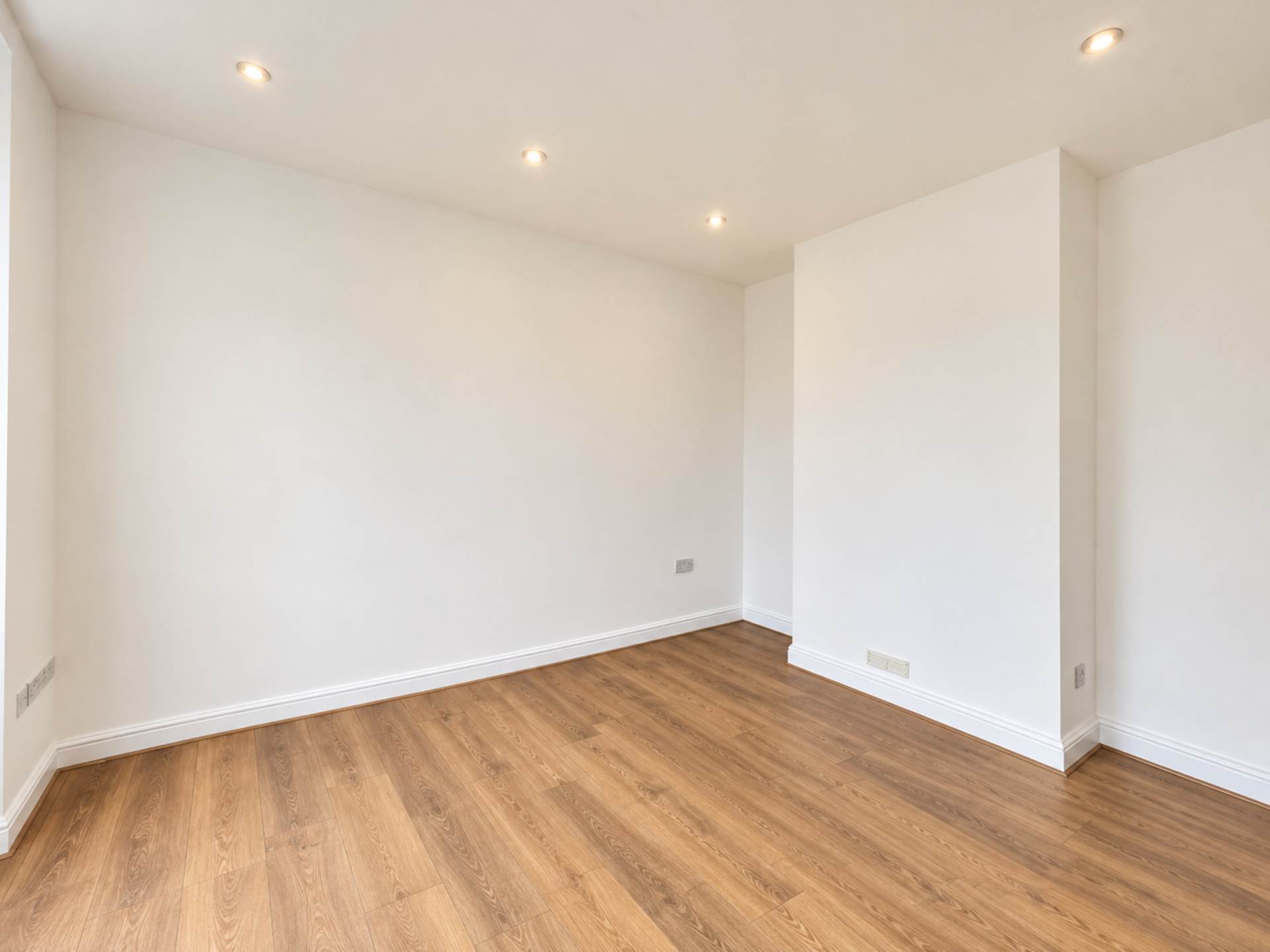 Caldervale Avenue, Chorlton Cum Hardy, Image 10