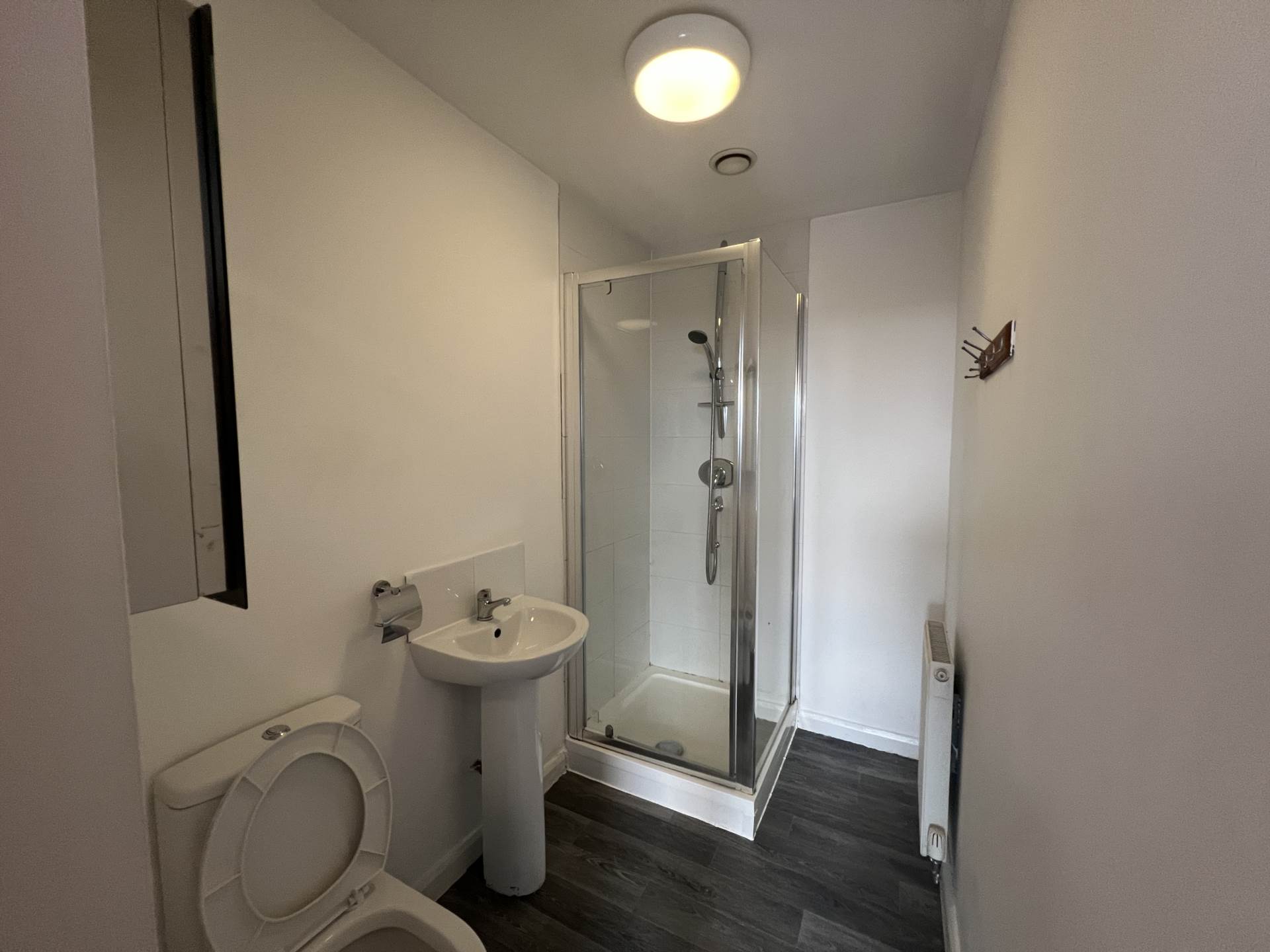 En-suite room, in Gardner Street, Salford, Image 3