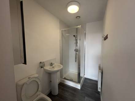 En-suite room, in Gardner Street, Salford, Image 3