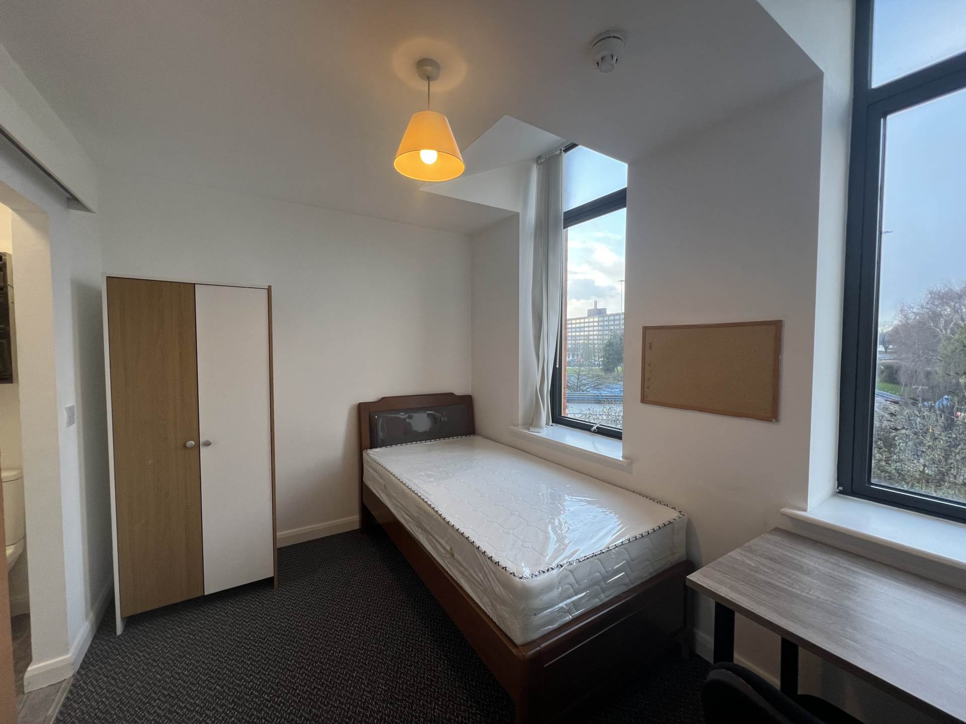 En-suite room, in Gardner Street, Salford, Image 2